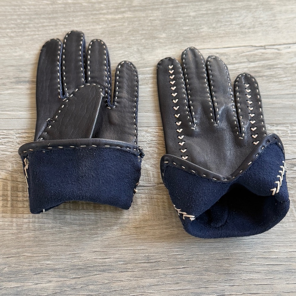 Vintage Leather Whipstitched Driving Gloves in Navy (size XS) - Picture 6 of 11